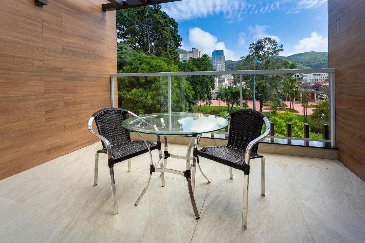 Hotel Villa Fiori Poços de Caldas Kültér fotó